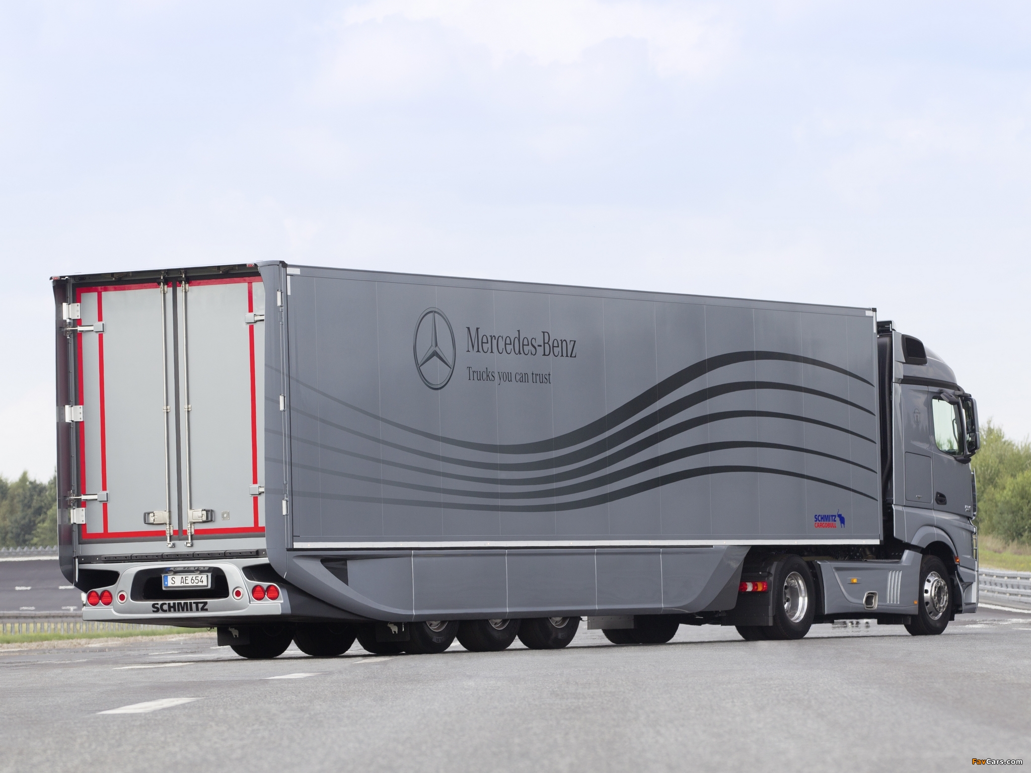 Photos of Mercedes-Benz Actros Aerodynamic Trailer Concept (MP4) 2012 (2048 x 1536)