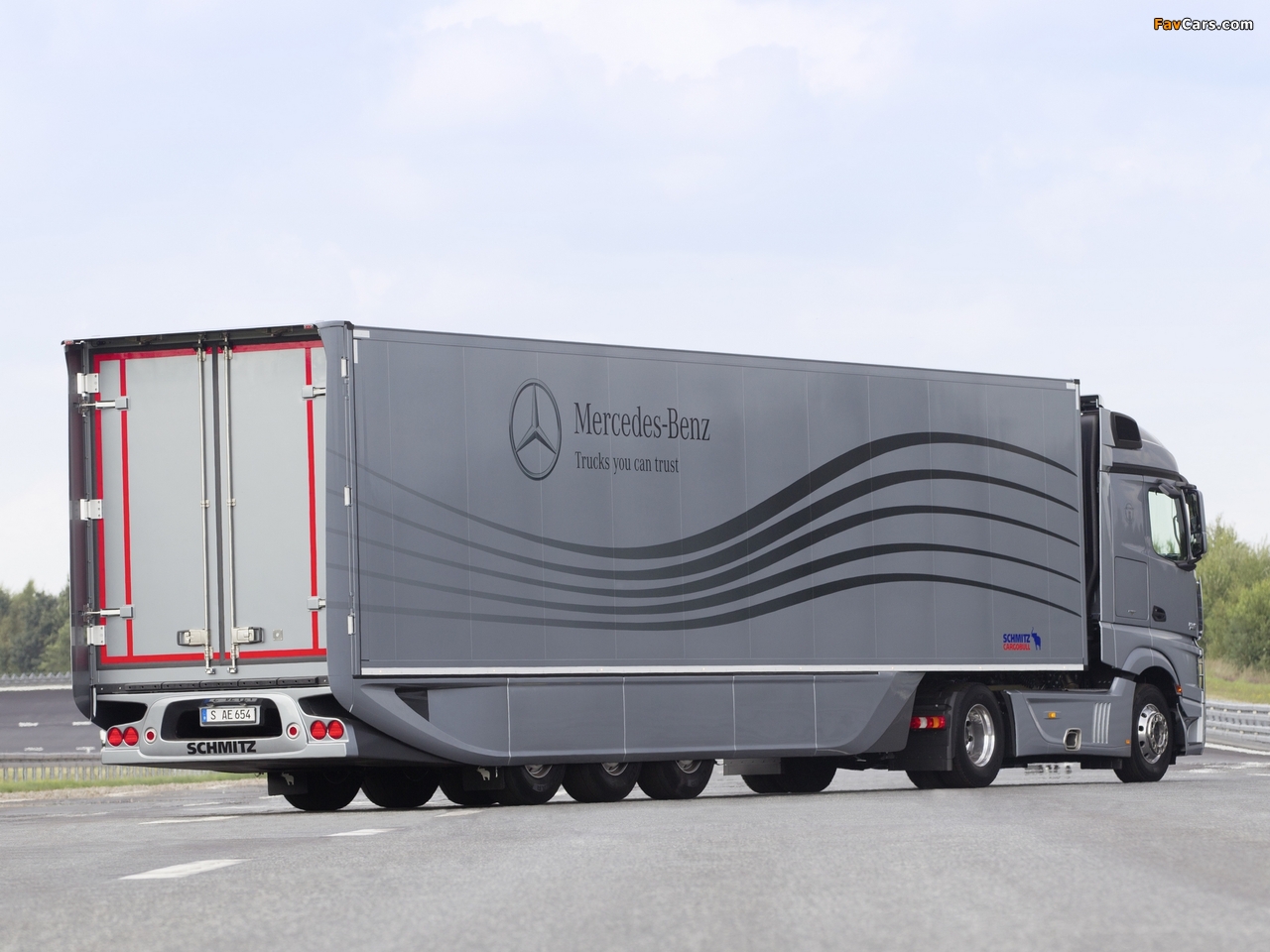 Photos of Mercedes-Benz Actros Aerodynamic Trailer Concept (MP4) 2012 (1280 x 960)