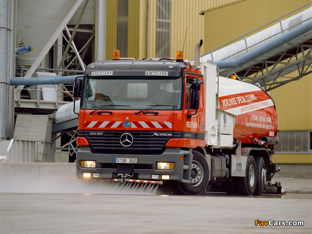 Pictures of Mercedes-Benz Actros 2543 Road Service (MP1) 1997–2002 (640 x 480)