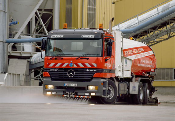 Pictures of Mercedes-Benz Actros 2543 Road Service (MP1) 1997–2002