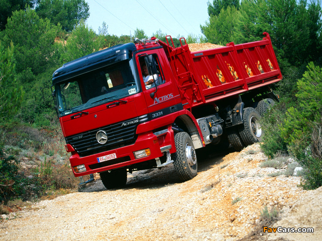 Pictures of Mercedes-Benz Actros 3331 (MP1) 1997–2002 (640 x 480)