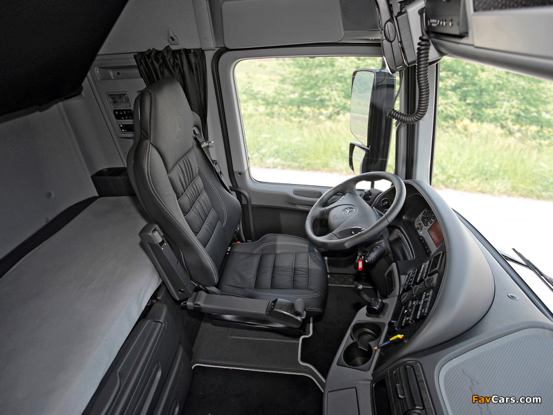 Pictures of Mercedes-Benz Actros 1861 LS Black Edition (MP2) 2004 (800 x 600)