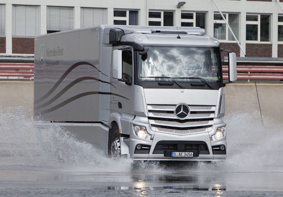 Pictures of Mercedes-Benz Actros Aerodynamic Truck Concept 2012