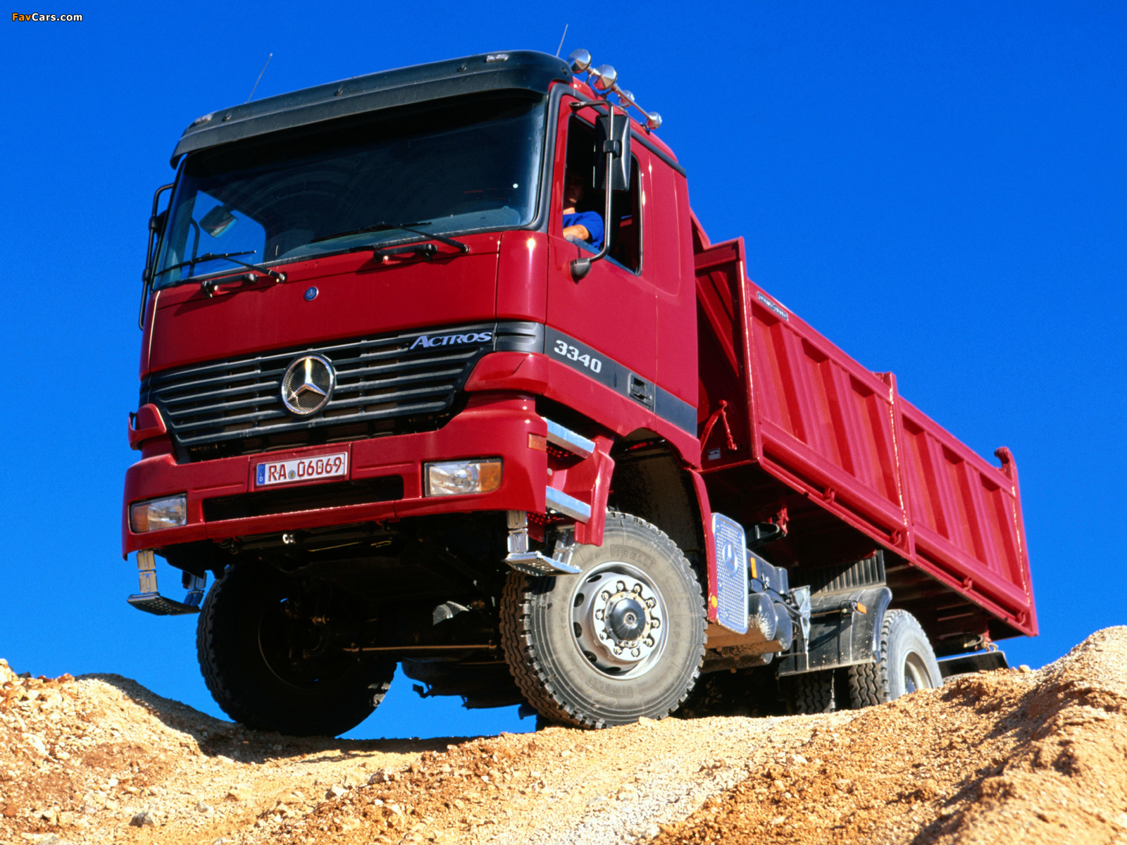 Mercedes-Benz Actros 3340 (MP1) 1997–2002 wallpapers (1600 x 1200)