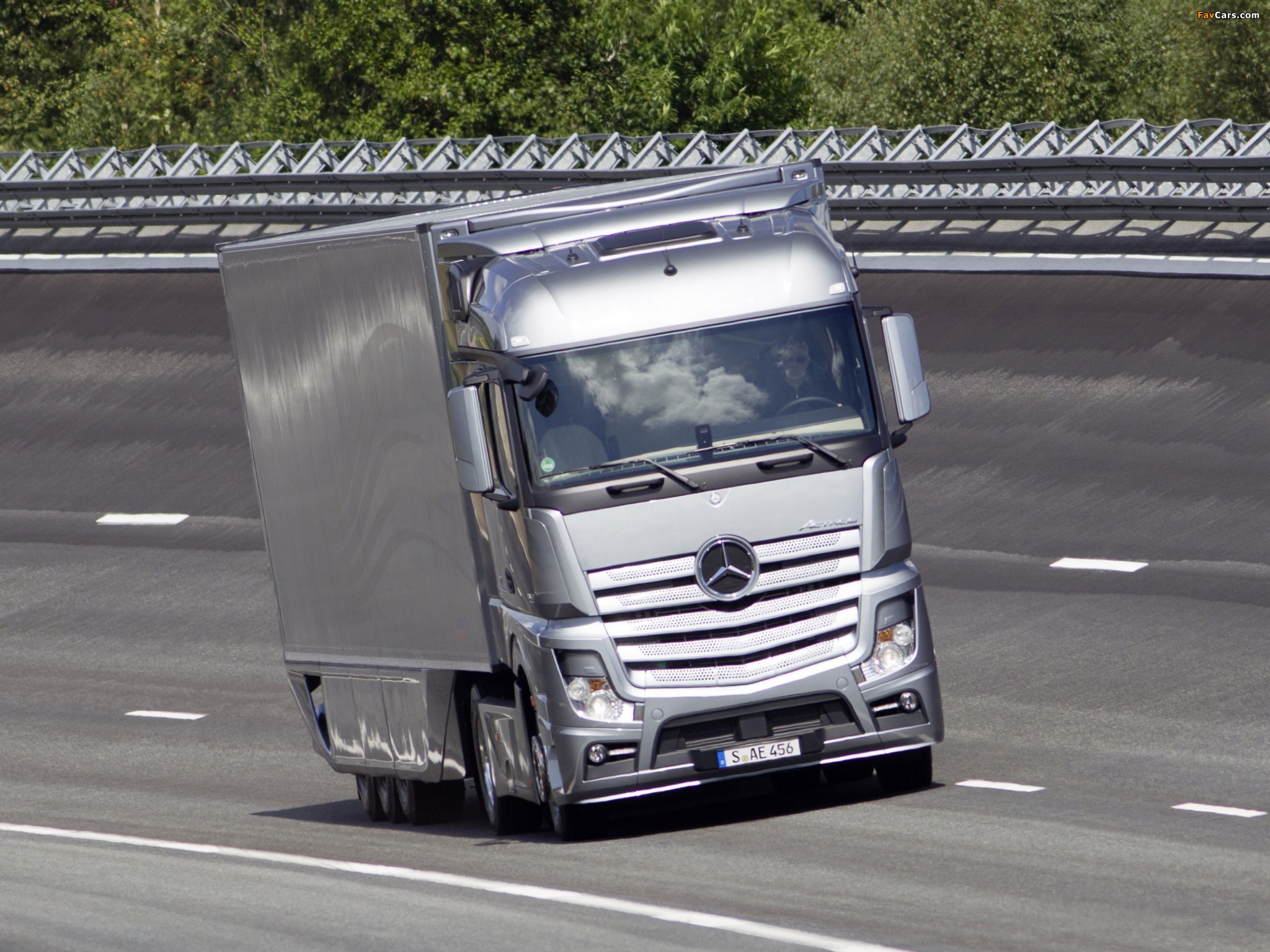 Mercedes-Benz Actros Aerodynamic Trailer Concept (MP4) 2012 wallpapers (2048 x 1536)