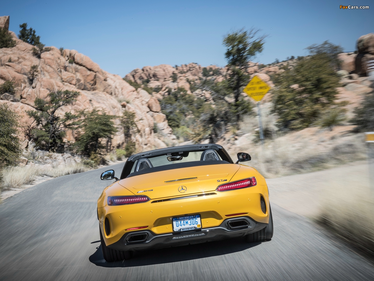 Images of Mercedes-AMG GT C Roadster (R190) 2016 (1280 x 960)
