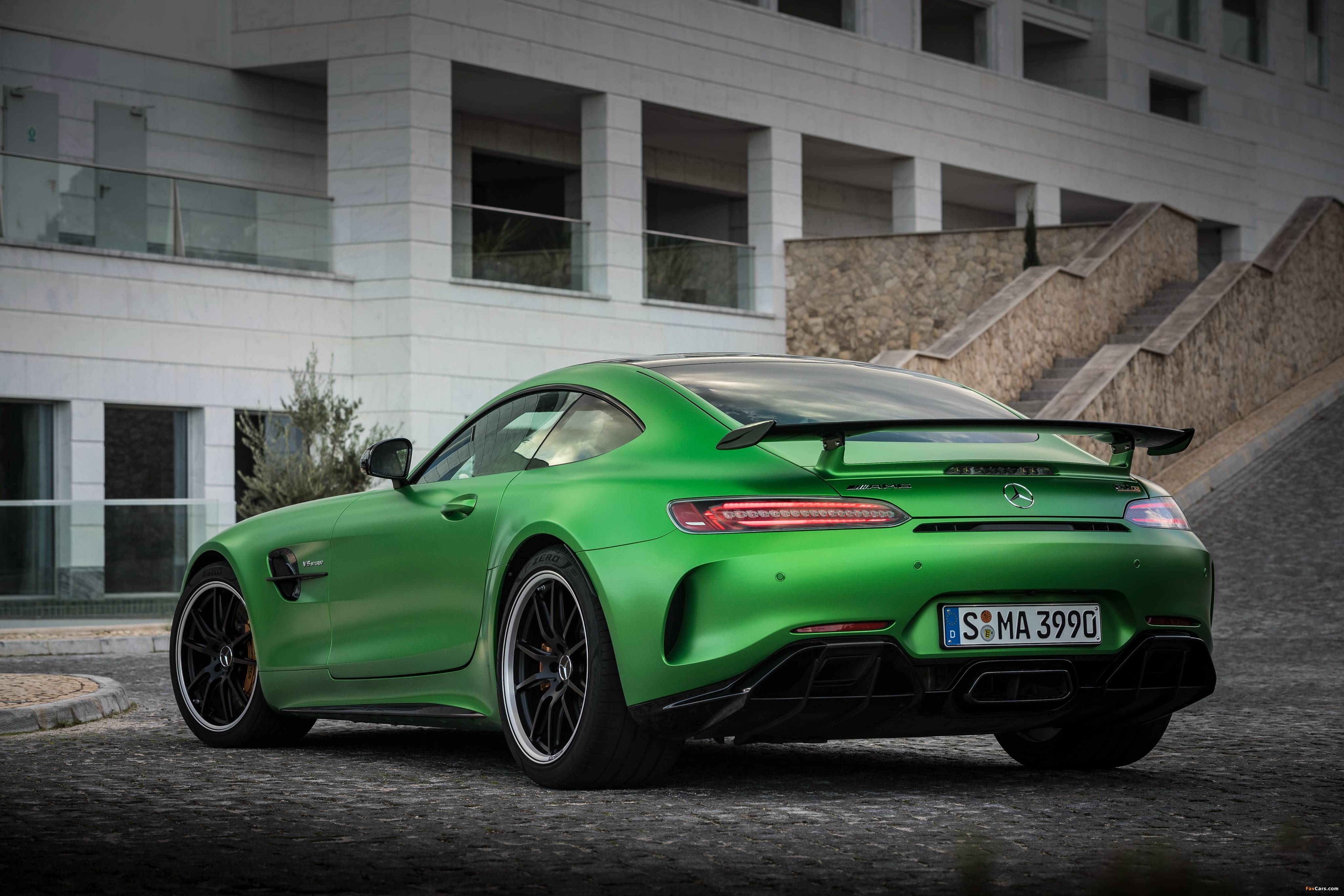 Mercedes-AMG GT R (C190) 2016 pictures (4096 x 2731)