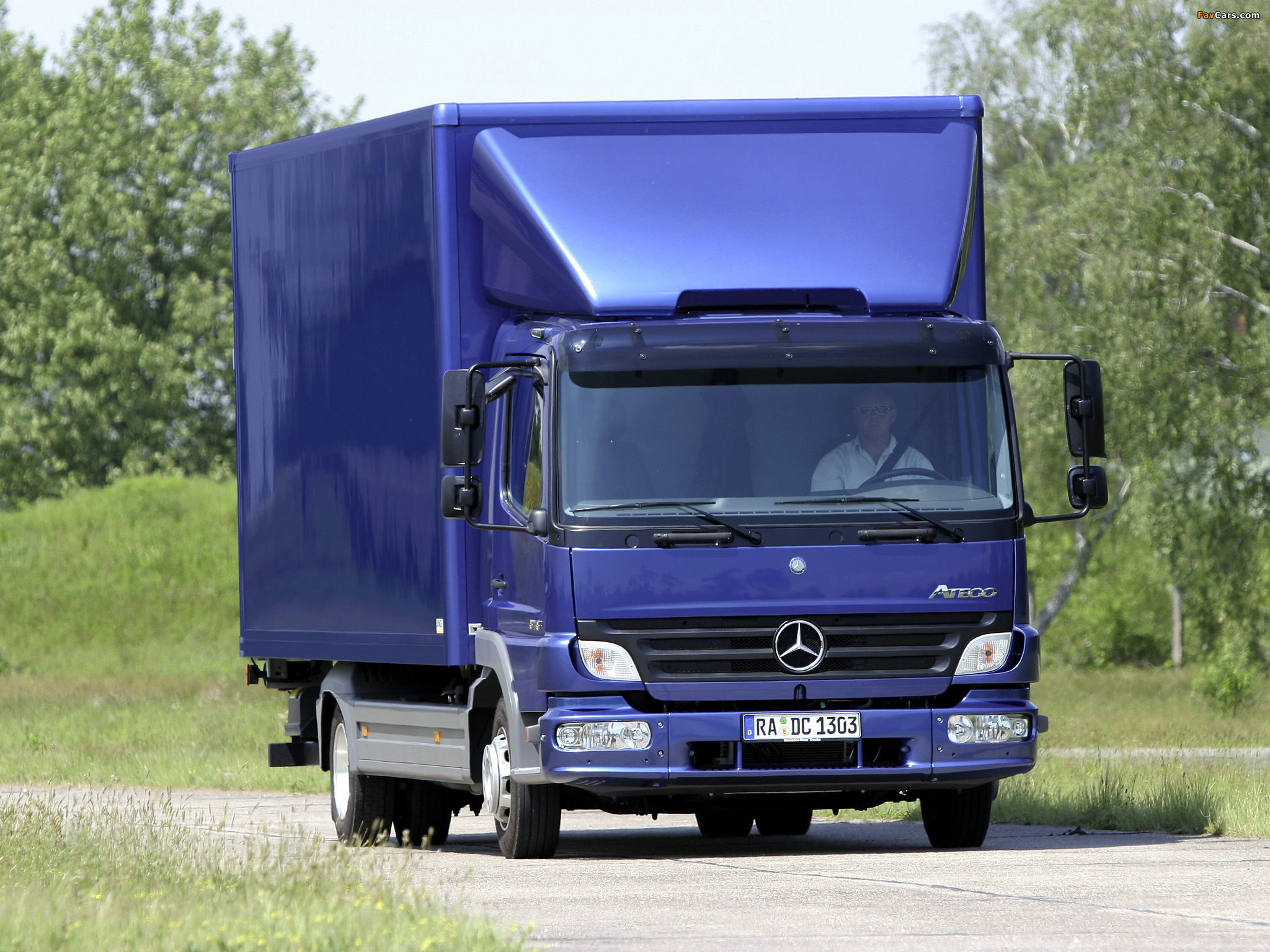 Images of Mercedes-Benz Atego 818 2005 (2048 x 1536)