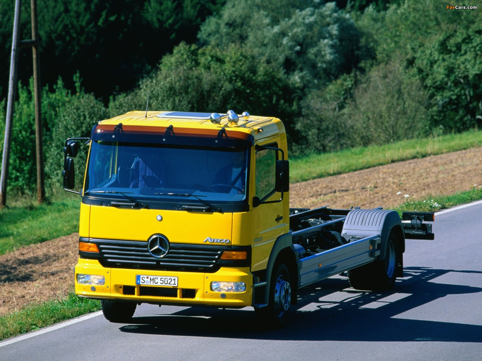 Mercedes-Benz Atego 1323 1998–2005 images (1600 x 1200)