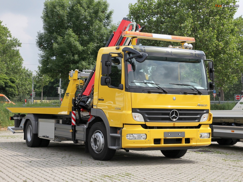 Mercedes-Benz Atego 1324 Tow Truck 2005–13 images (1024 x 768)