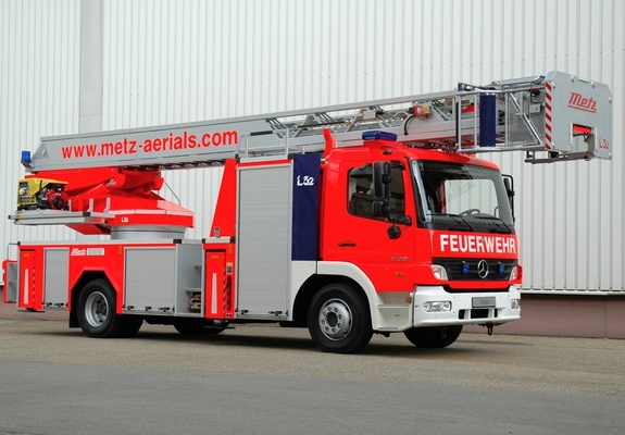 Mercedes-Benz Atego 1528 Feuerwehr by Metz 2005–13 pictures