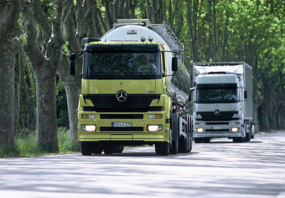 Images of Mercedes-Benz Axor