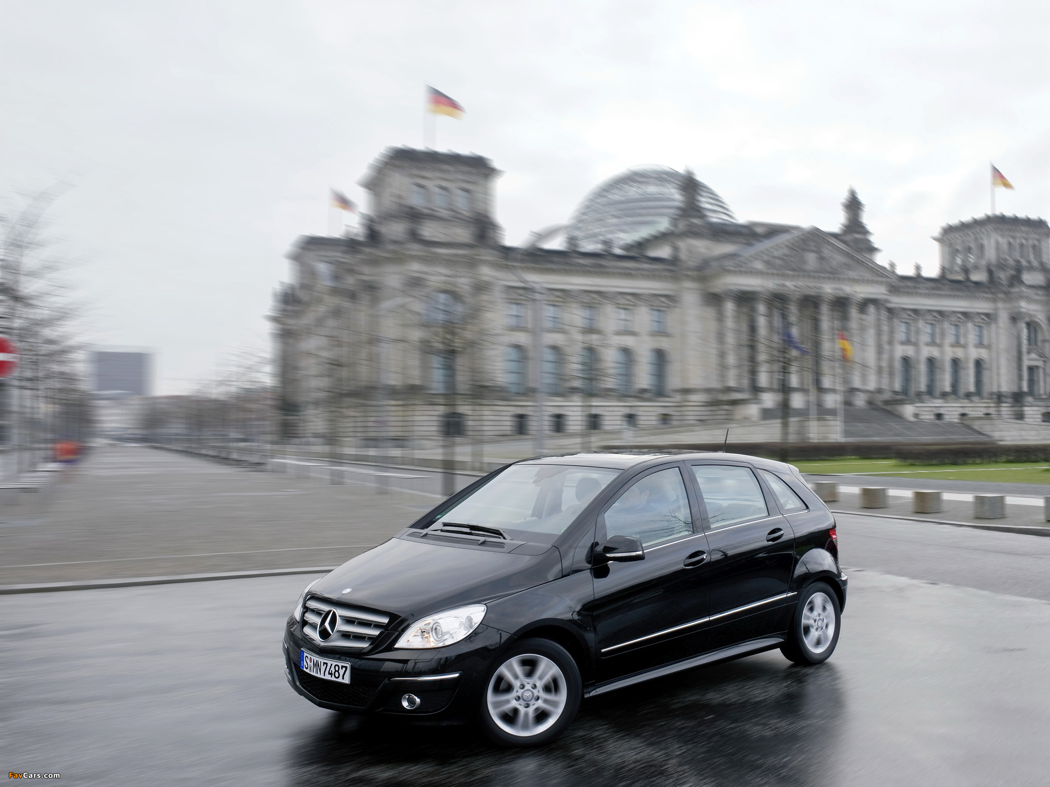 Images of Mercedes-Benz B 200 CDI (W245) 2008–11 (2048 x 1536)