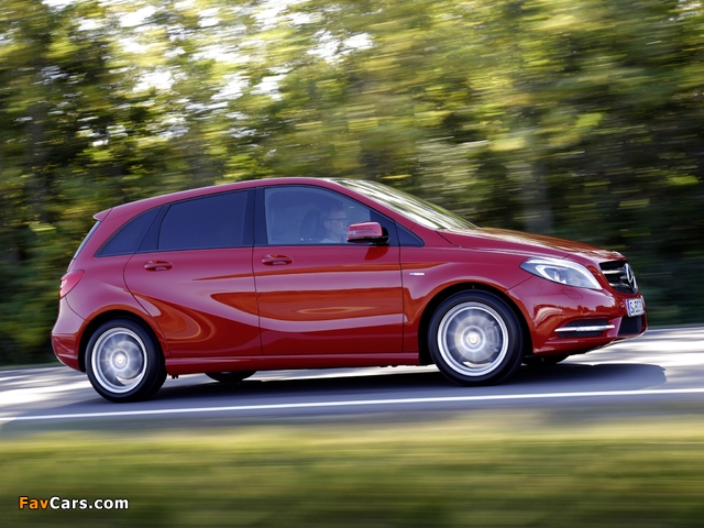 Images of Mercedes-Benz B 180 CDI BlueEfficiency (W246) 2011 (640 x 480)