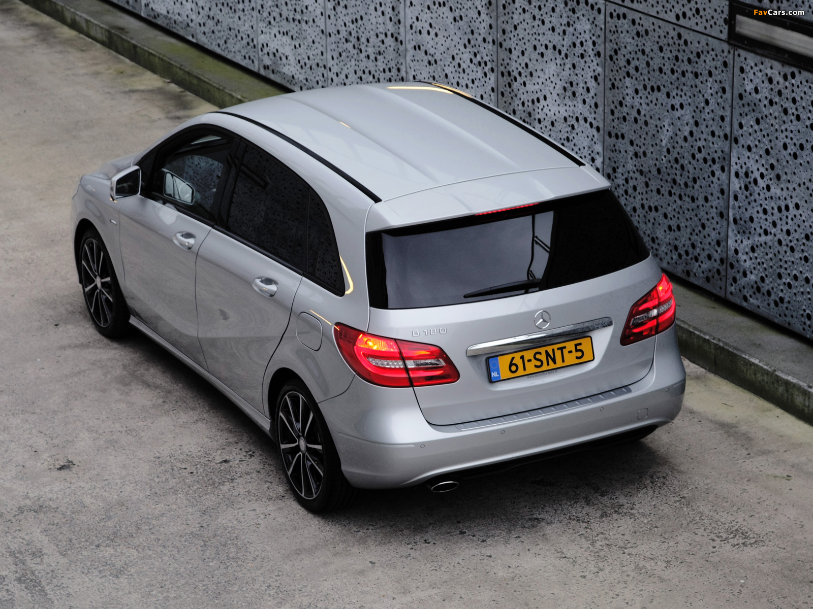 Images of Mercedes-Benz B 180 BlueEfficiency (W246) 2011 (1600 x 1200)