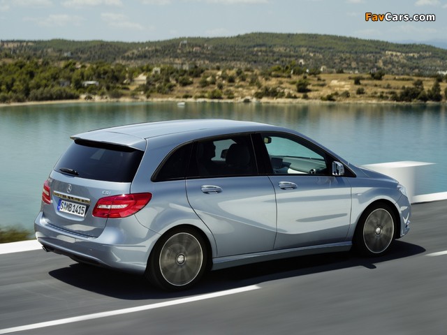 Mercedes-Benz B 200 CDI BlueEfficiency (W246) 2011 pictures (640 x 480)