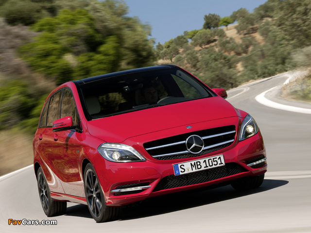 Mercedes-Benz B 200 BlueEfficiency (W246) 2011 wallpapers (640 x 480)