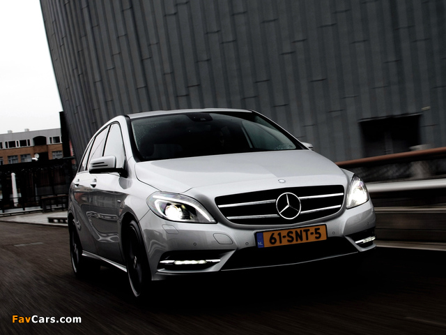 Mercedes-Benz B 180 BlueEfficiency (W246) 2011 wallpapers (640 x 480)