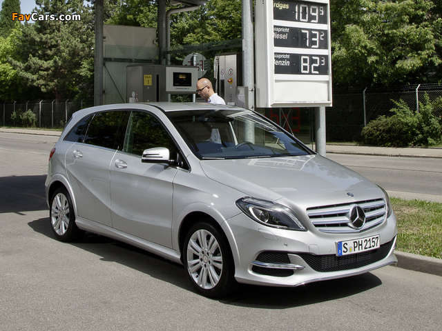 Mercedes-Benz B 200 CNG (W246) 2013 images (640 x 480)