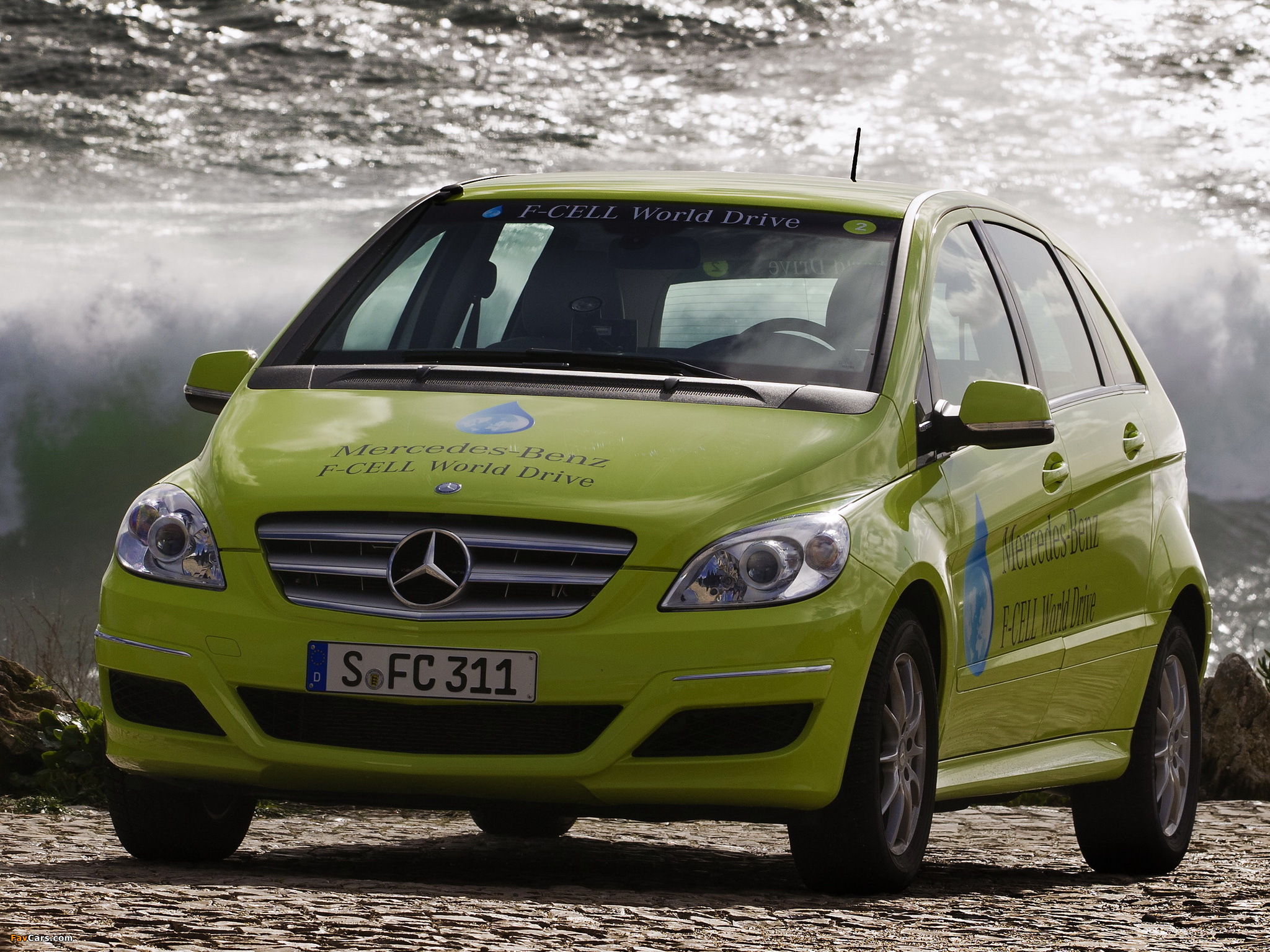 Photos of Mercedes-Benz B-Klasse F-Cell (W245) 2010–11 (2048 x 1536)