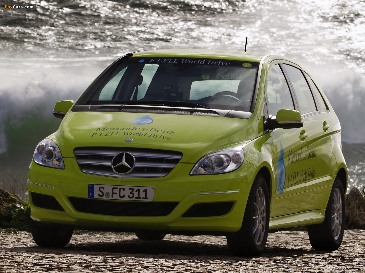 Photos of Mercedes-Benz B-Klasse F-Cell (W245) 2010–11 (1280 x 960)