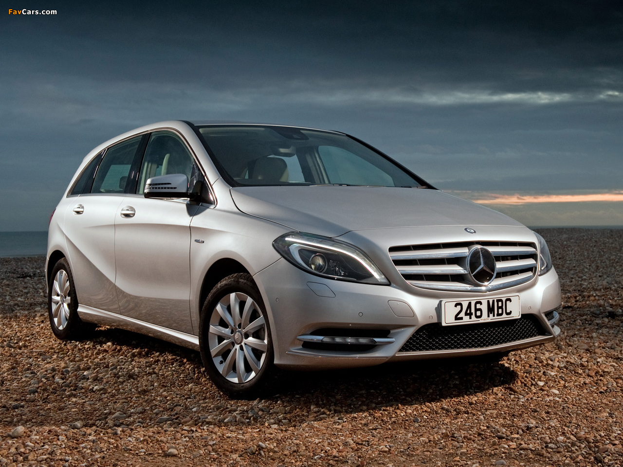 Photos of Mercedes-Benz B 180 CDI BlueEfficiency UK-spec (W246) 2012 (1280 x 960)