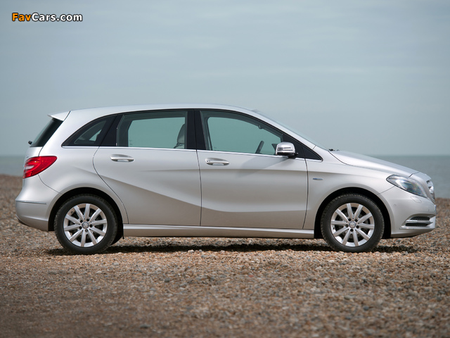 Photos of Mercedes-Benz B 180 CDI BlueEfficiency UK-spec (W246) 2012 (640 x 480)