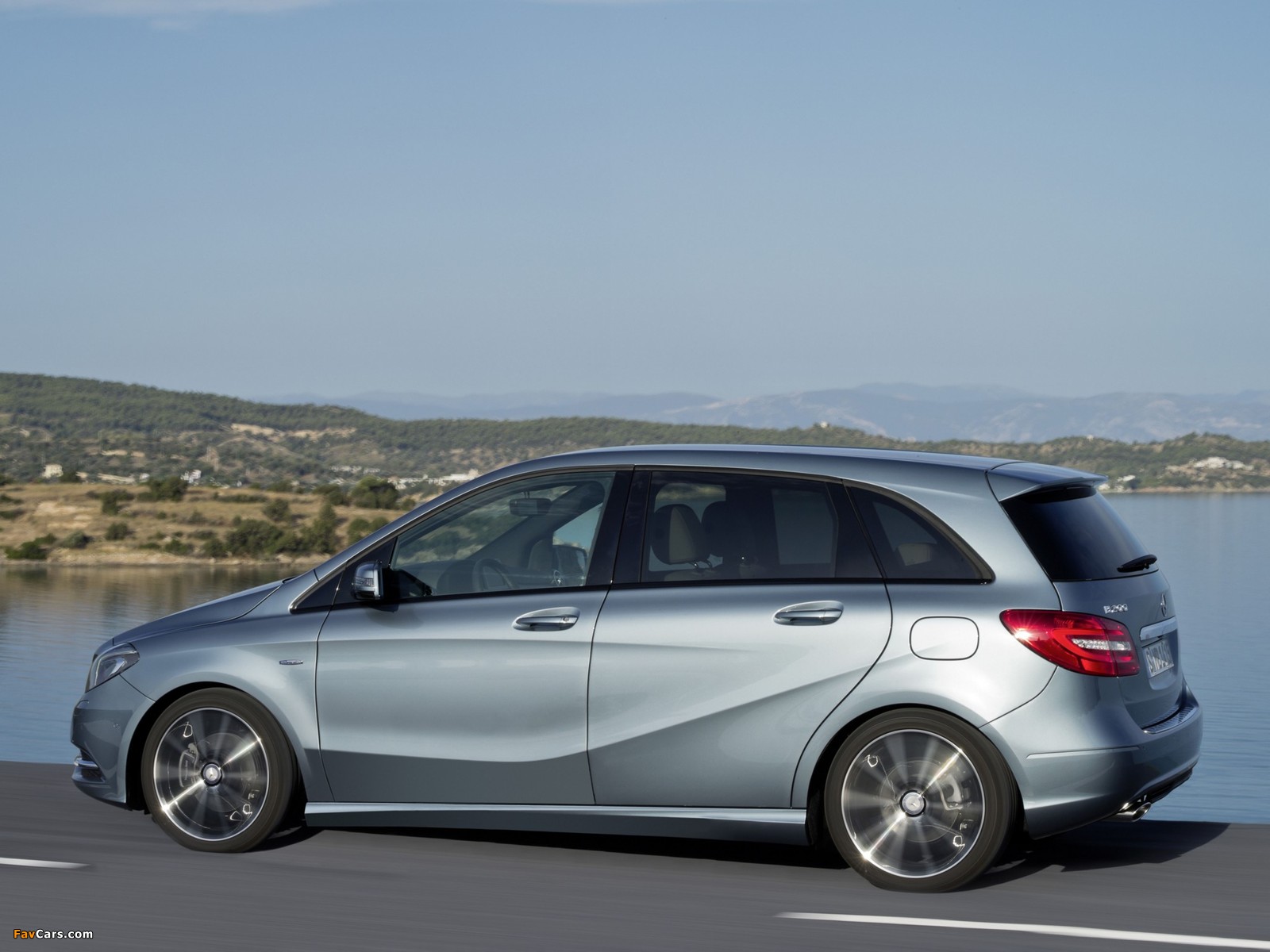 Pictures of Mercedes-Benz B 200 CDI BlueEfficiency (W246) 2011 (1600 x 1200)
