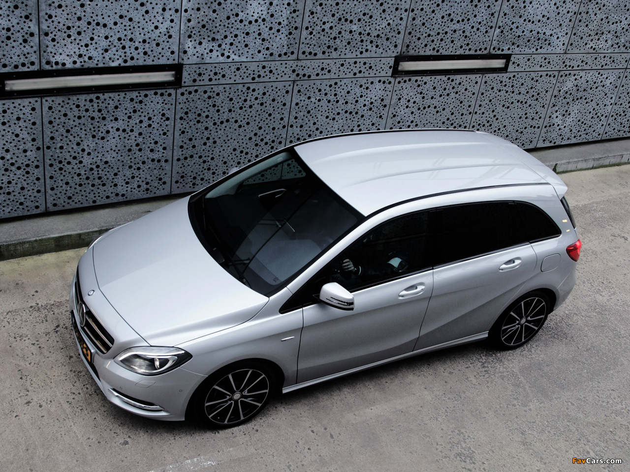 Pictures of Mercedes-Benz B 180 BlueEfficiency (W246) 2011 (1280 x 960)