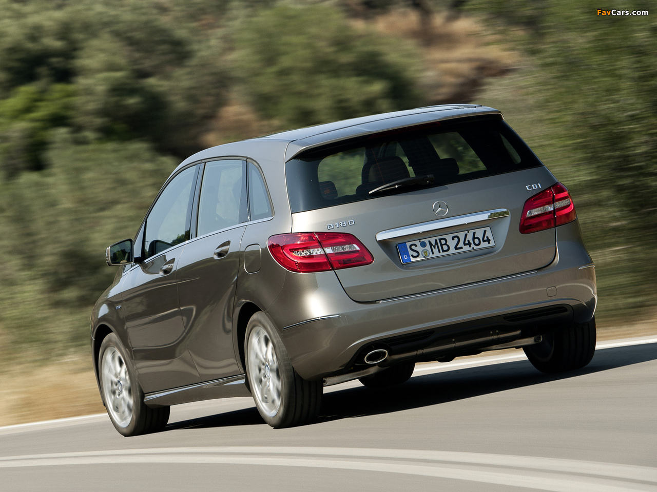 Pictures of Mercedes-Benz B 180 CDI BlueEfficiency (W246) 2011 (1280 x 960)