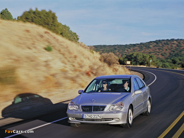 Images of Mercedes-Benz C 270 CDI (W203) 2000–05 (640 x 480)