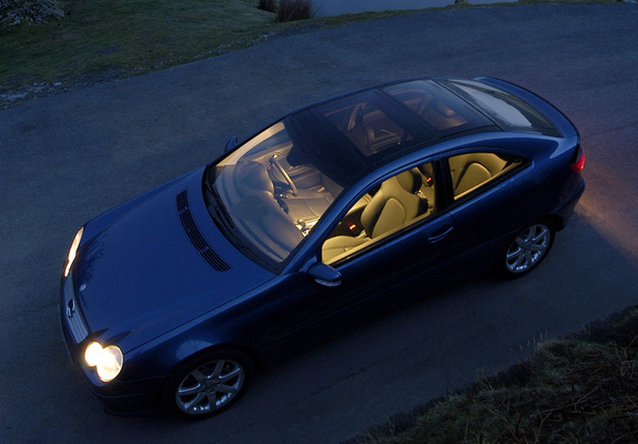 Images of Mercedes-Benz C 320 Sportcoupe UK-spec (C203) 2001–05