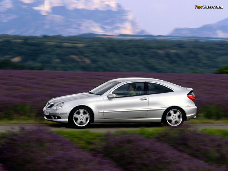 Images of Mercedes-Benz C 230 Kompressor Sportcoupe (C203) 2001–05 (800 x 600)