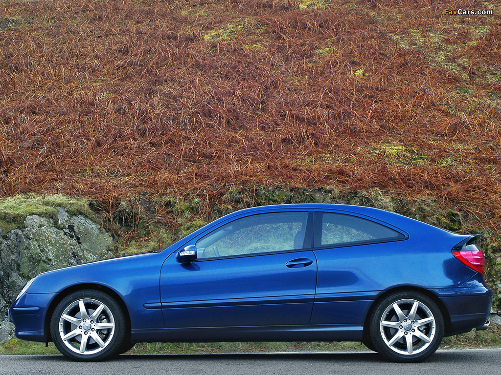 Images of Mercedes-Benz C 320 Sportcoupe UK-spec (C203) 2001–05 (1024 x 768)