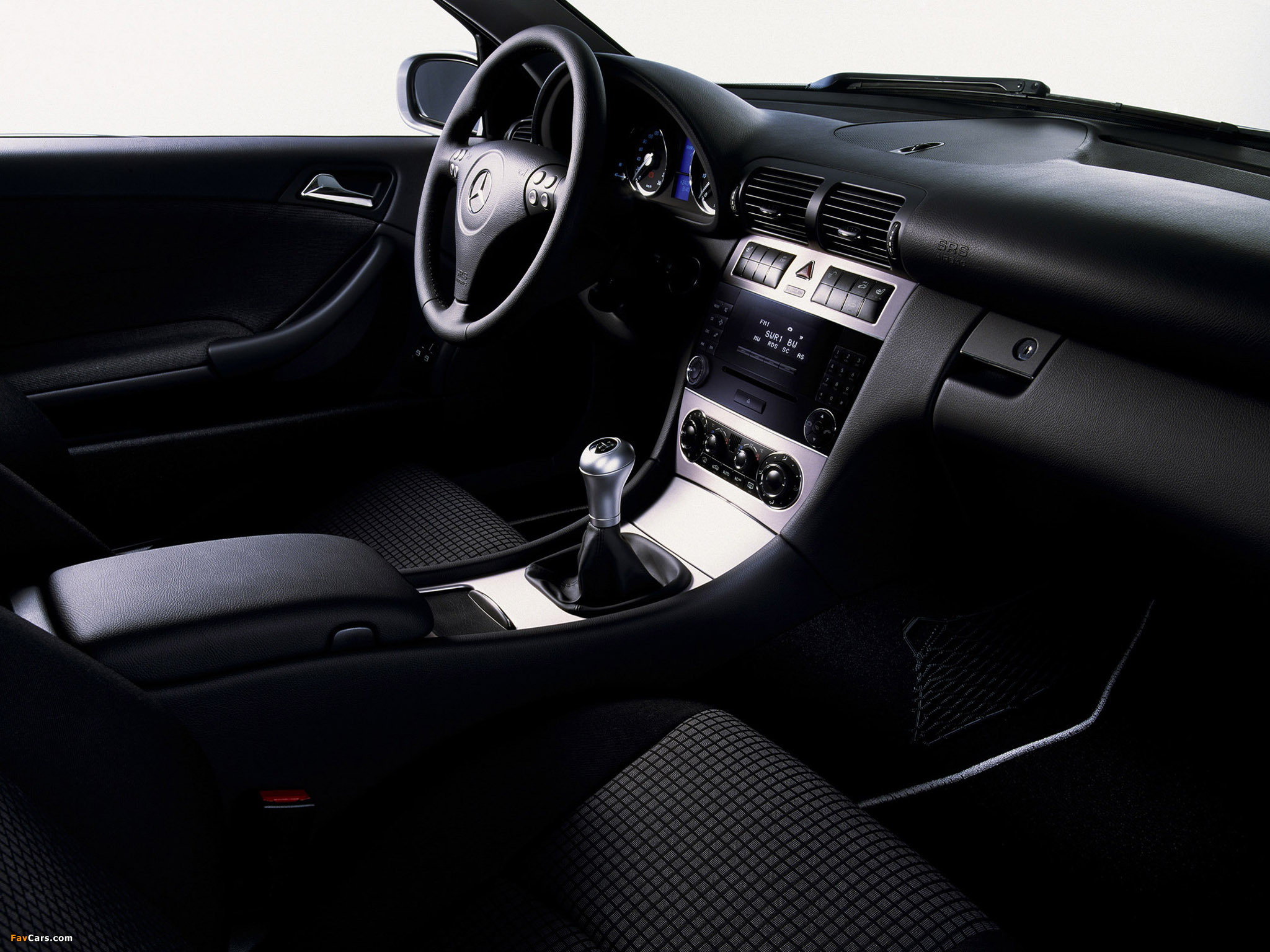 Images of Mercedes-Benz C 350 Sportcoupe (C203) 2005–07 (2048 x 1536)