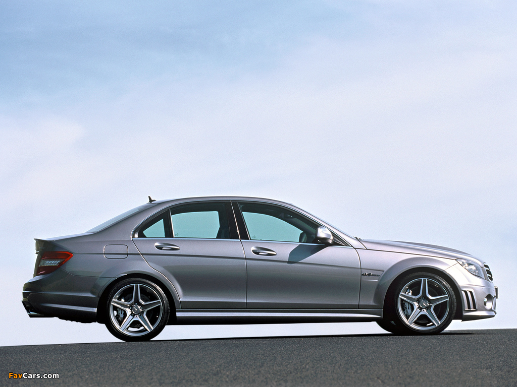 Images of Mercedes-Benz C 63 AMG (W204) 2007–11 (1024 x 768)