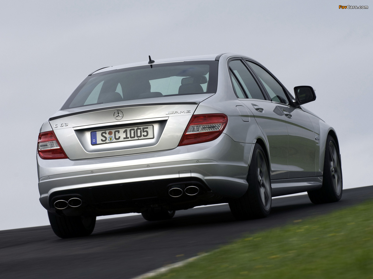 Images of Mercedes-Benz C 63 AMG (W204) 2007–11 (1280 x 960)