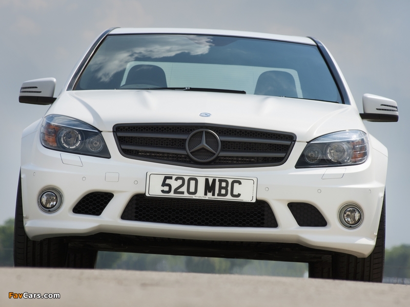Images of Mercedes-Benz C 63 AMG DR520 (W204) 2010 (800 x 600)