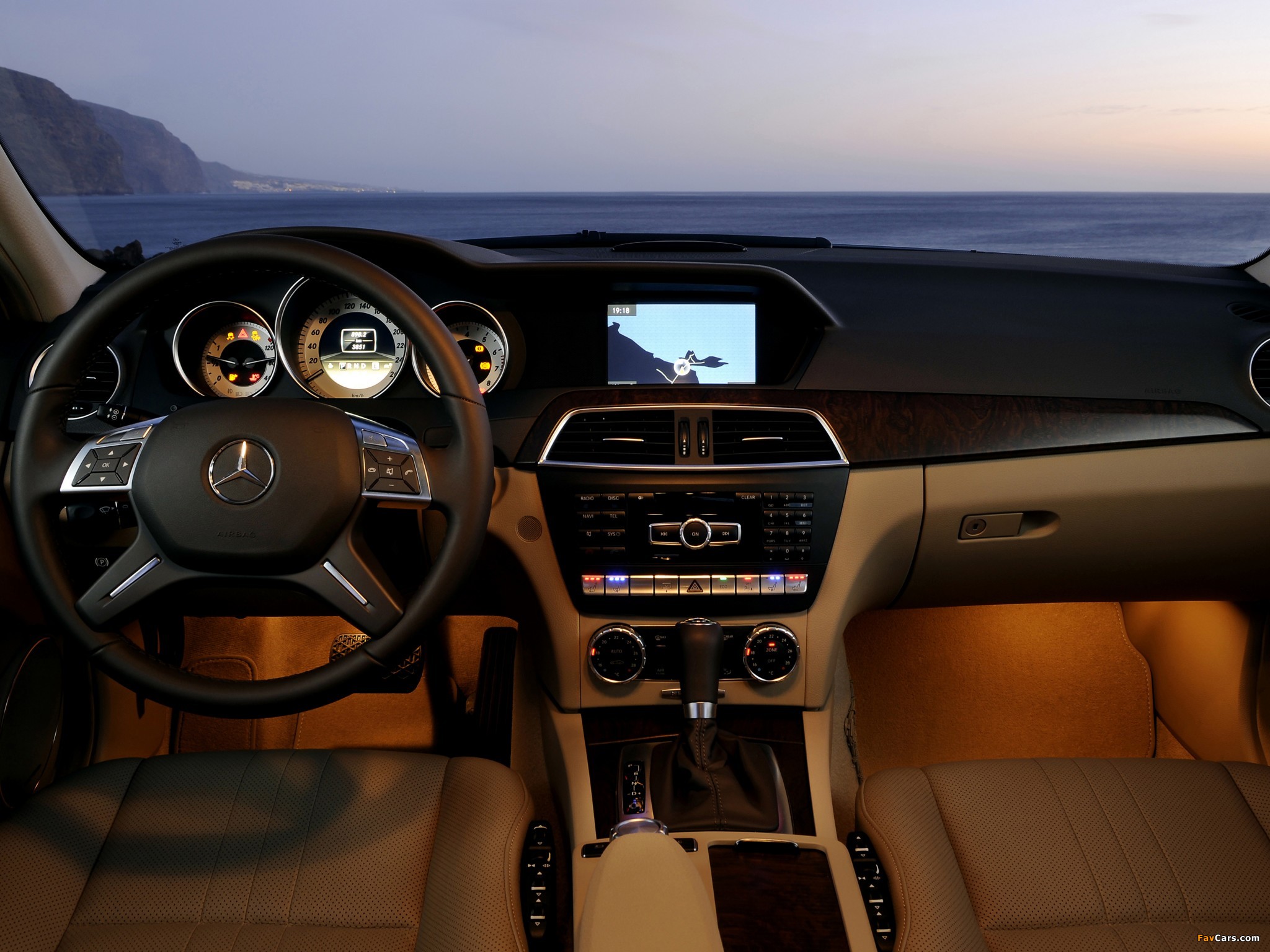 Images of Mercedes-Benz C 350 BlueEfficiency (W204) 2011 (2048 x 1536)