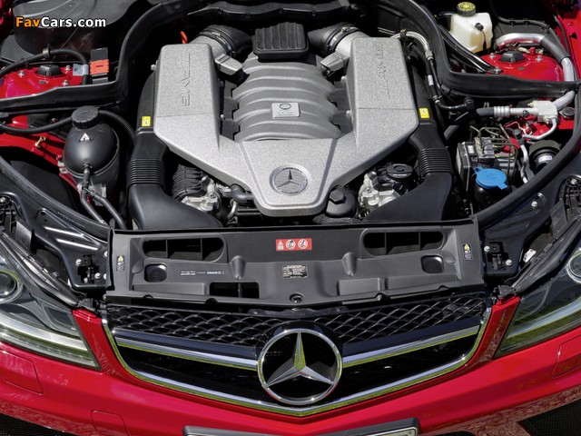 Images of Mercedes-Benz C 63 AMG Black Series Coupe (C204) 2011 (640 x 480)