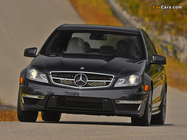 Images of Mercedes-Benz C 63 AMG US-spec (W204) 2011 (640 x 480)