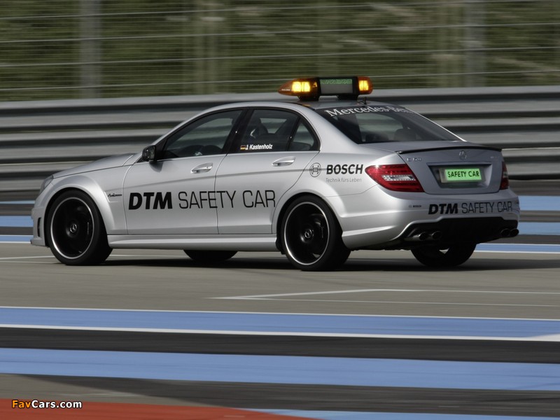 Images of Mercedes-Benz C 63 AMG DTM Safety Car (W204) 2011 (800 x 600)
