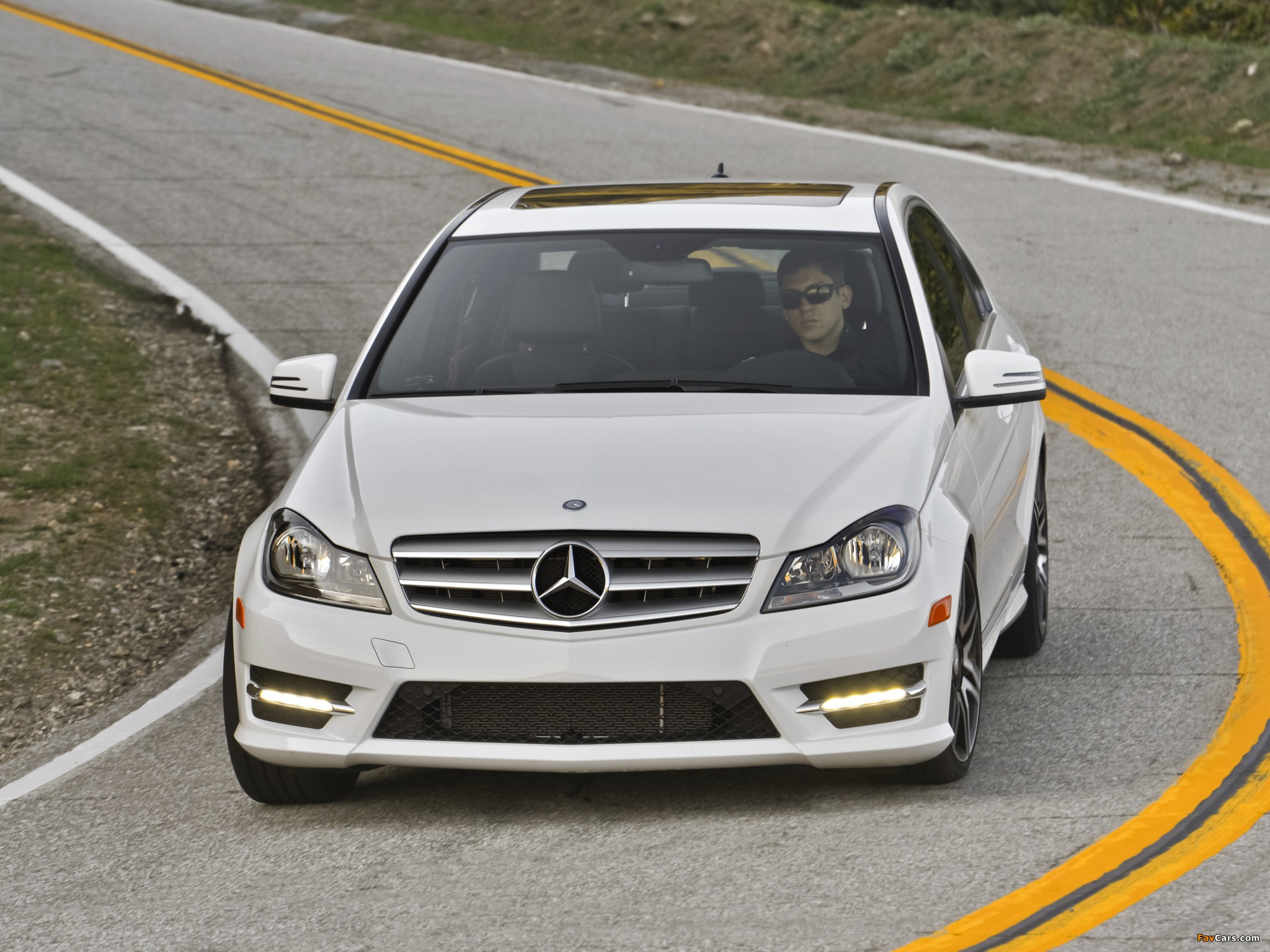 Images of Mercedes-Benz C 300 4MATIC AMG Sports Package US-spec (W204) 2011 (2048 x 1536)