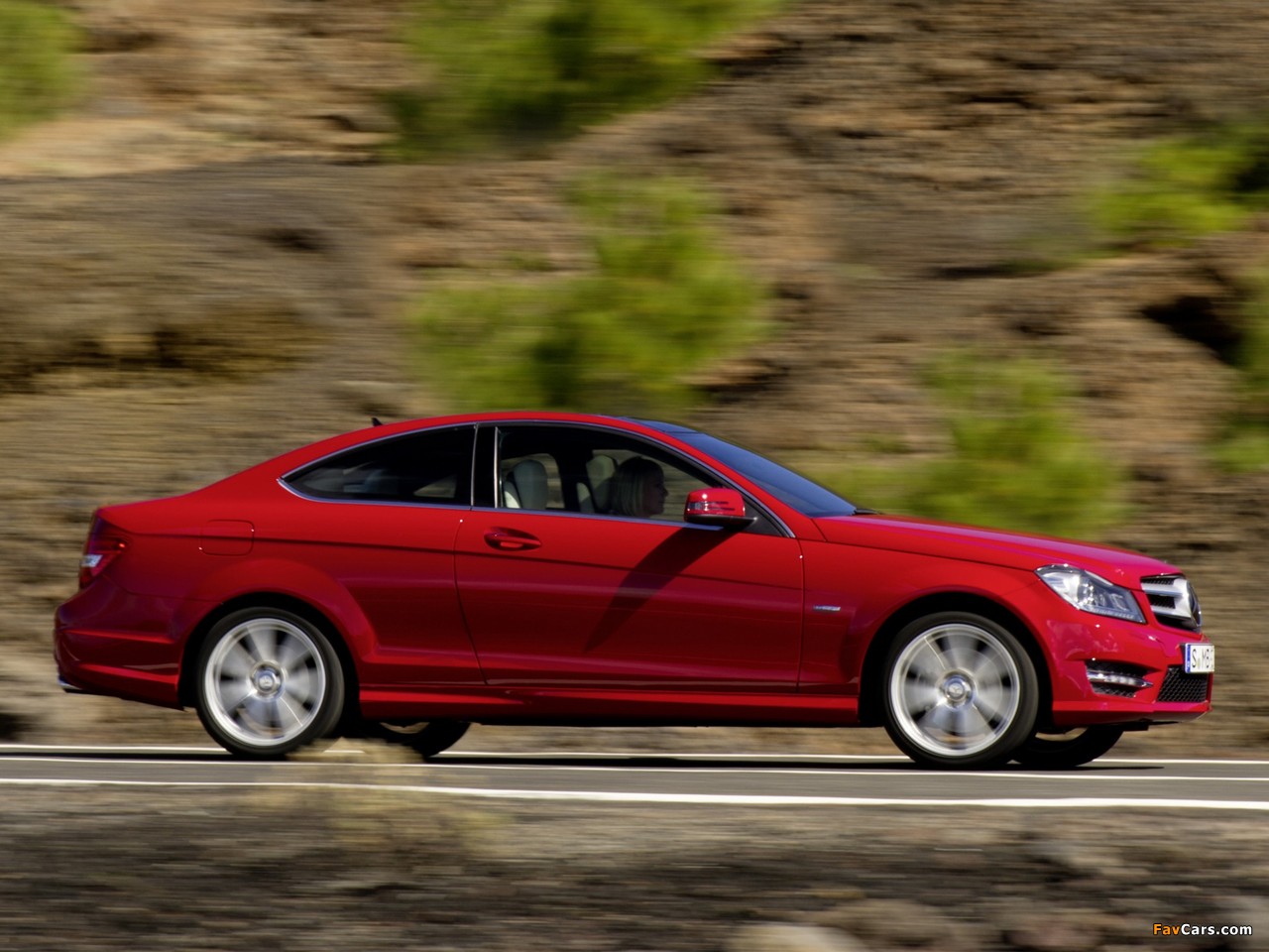 Images of Mercedes-Benz C 350 Coupe (C204) 2011 (1280 x 960)