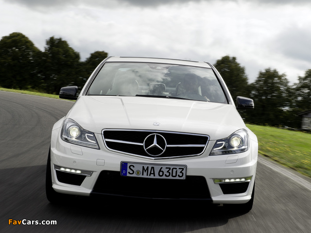 Images of Mercedes-Benz C 63 AMG (W204) 2011 (640 x 480)
