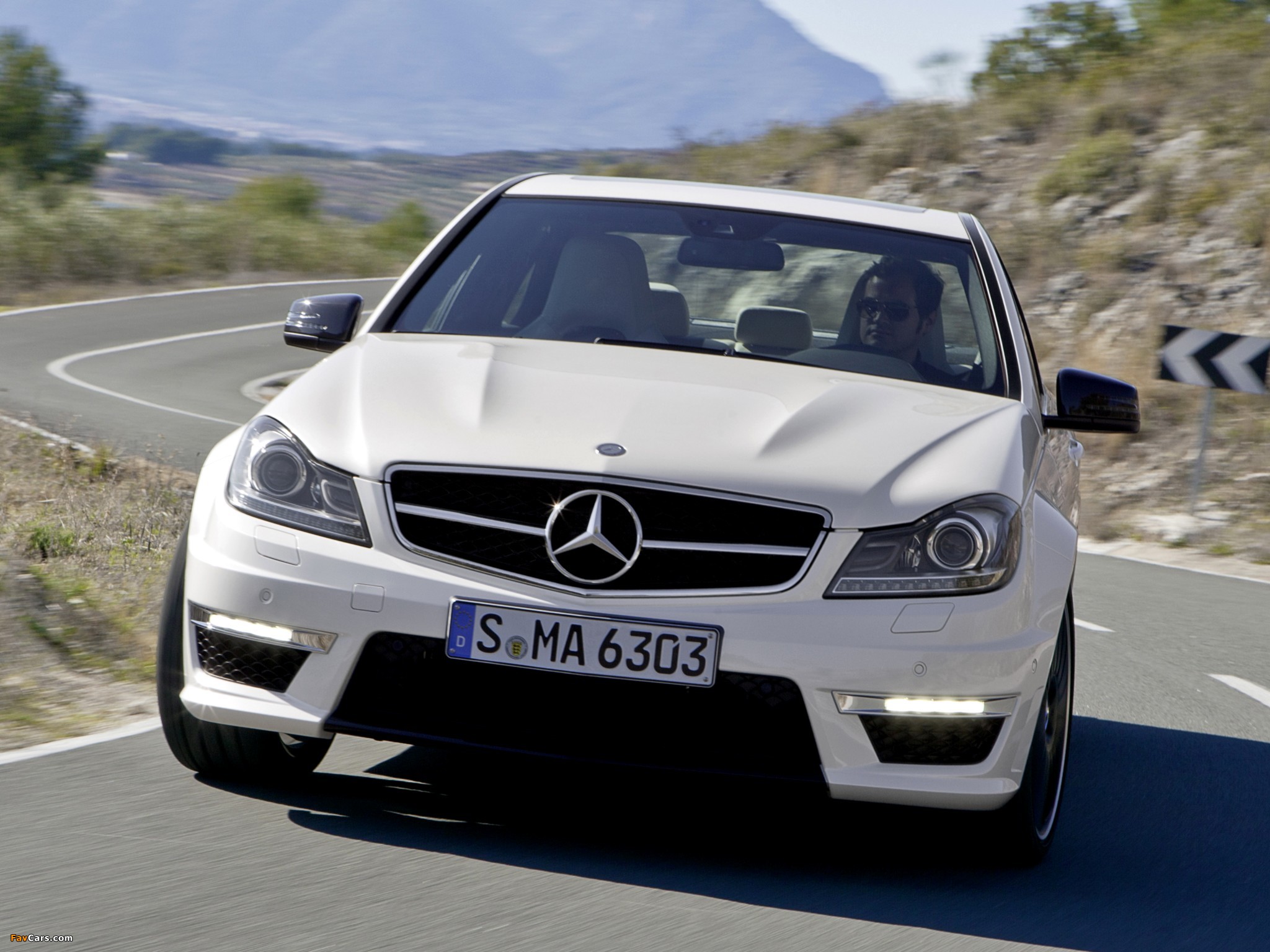 Images of Mercedes-Benz C 63 AMG (W204) 2011 (2048 x 1536)