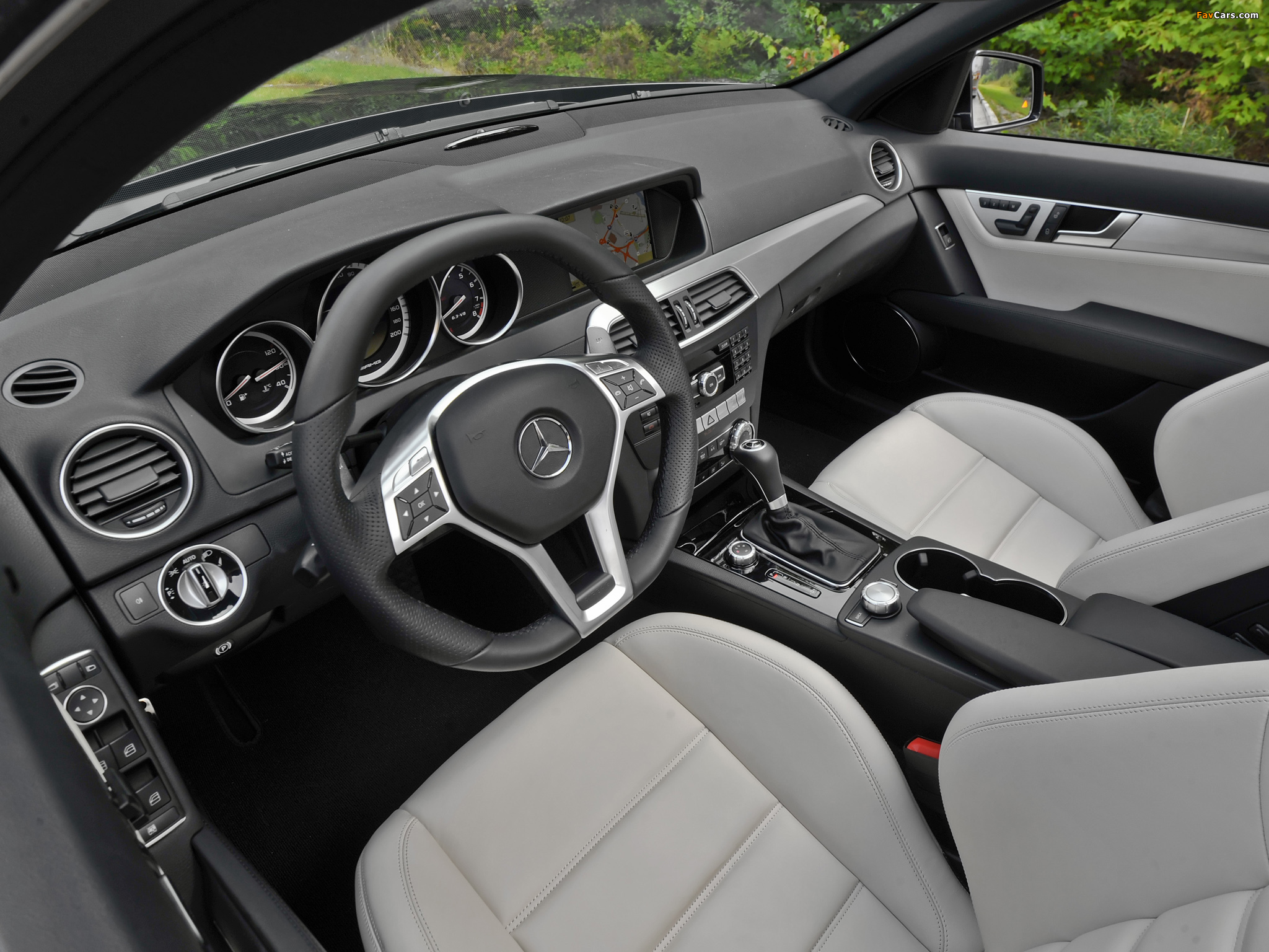 Images of Mercedes-Benz C 63 AMG US-spec (W204) 2011 (2048 x 1536)