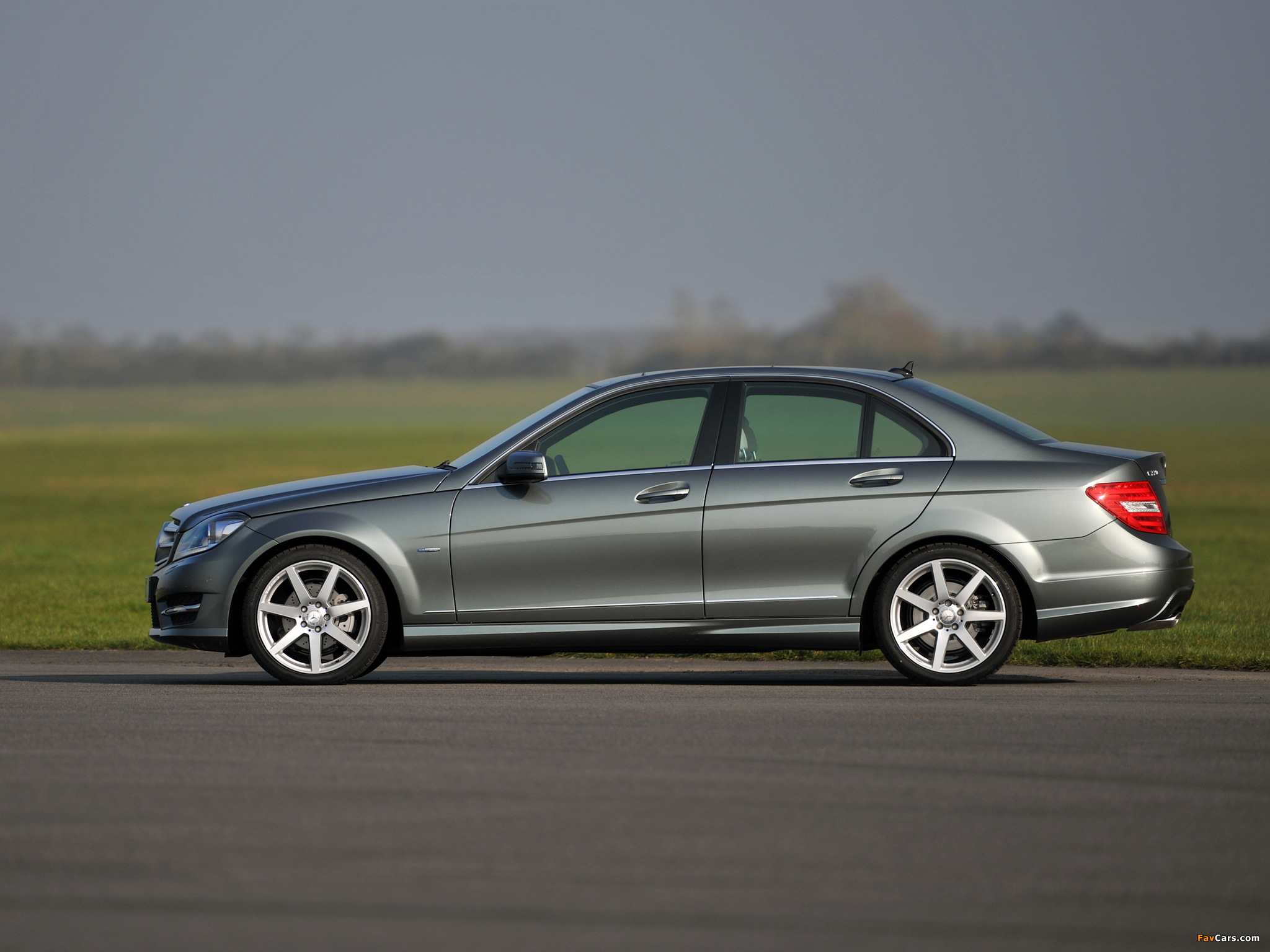 Images of Mercedes-Benz C 220 CDI AMG Sports Package UK-spec (W204) 2011 (2048 x 1536)