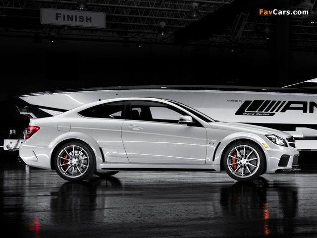 Images of Mercedes-Benz C 63 AMG Black Series Coupe US-spec (C204) 2012 (640 x 480)