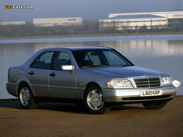 Mercedes-Benz C-Klasse UK-spec (W202) 1993–2000 photos (640 x 480)